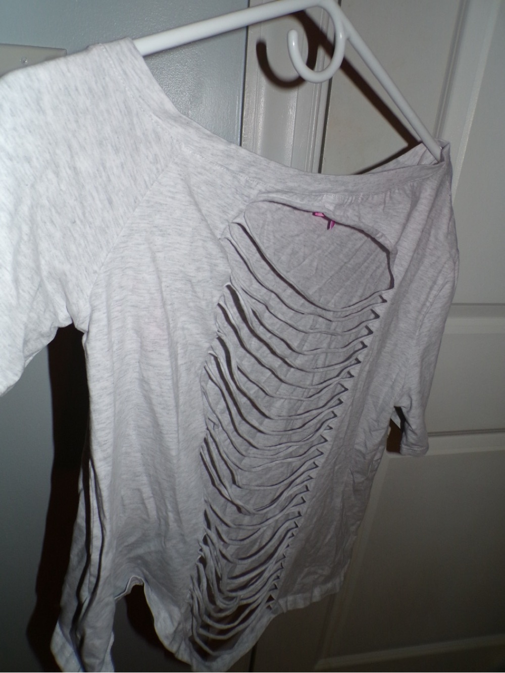 edikted shredded cut out back tee